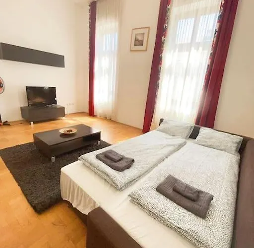 Spacious In A Vibrant Center * Budapest