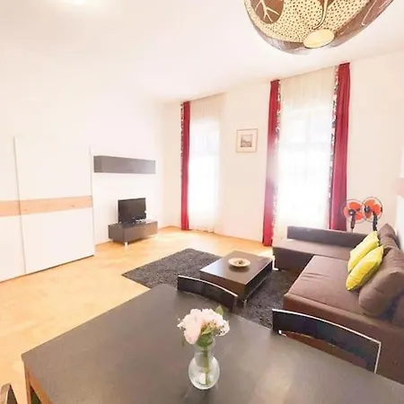 Spacious In A Vibrant Center Budapest