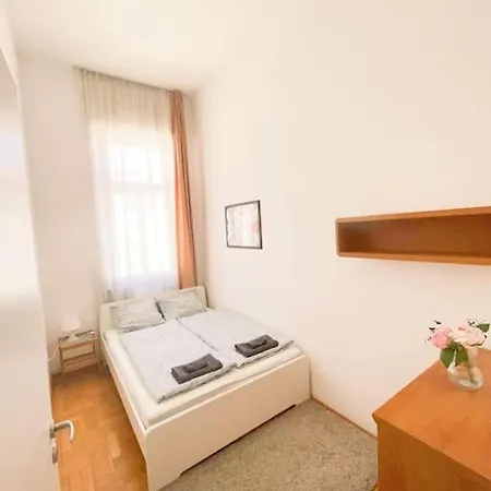 Spacious In A Vibrant Center *