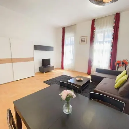 Апартаменты Spacious In A Vibrant Center *
