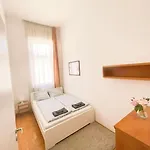Spacious In A Vibrant Center *