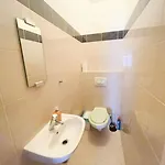 Spacious In A Vibrant Center Apartamento