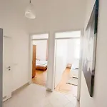 Apartamento Spacious In A Vibrant Center