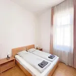 Spacious In A Vibrant Center Apartamento *